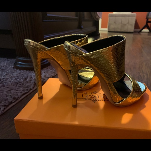 Gold open toe mules stilettos heel sandals - Picture 1 of 3